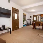 Monalisa Villa